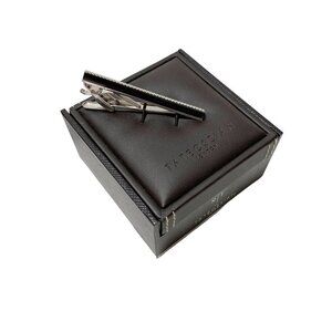 TATEOSSIAN Rhodium Black Cat's Eye Etched D-Shaped Tie Clip 53mm